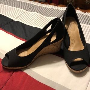 Dexflex Comfort black wedges - Size 7.5